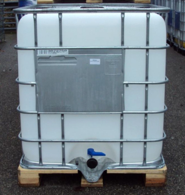 Les produits   Stockage eau - Récupérateur d'eau de pluie noir  1000L palette bois