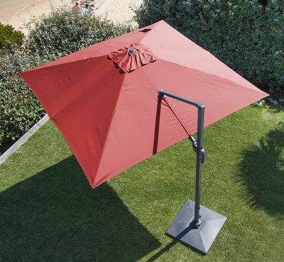 Parasol déporté 3 x 3 m inclinable et orientable rouge mât aluminium PROLOISIRS