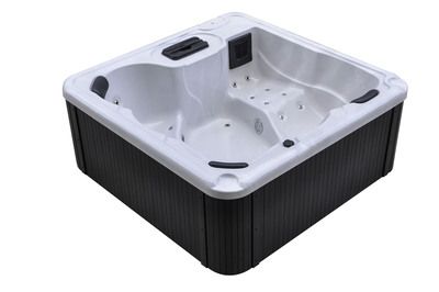 Spa acrylique 5 places 18 jets d'eau +14 jets à air  870 Litres BESTWAY