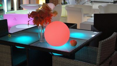 Boule lumineuse solaire RGB diamètre 25 cm IP67 Groupe DDC