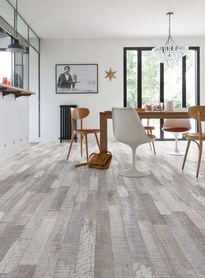 Sol vinyle décor bois vieilli Santafe Pearl rouleau largeur 4m vendu au m² GERFLOR