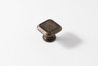 Bouton de meuble carré vieux laiton 30 x 30 mm