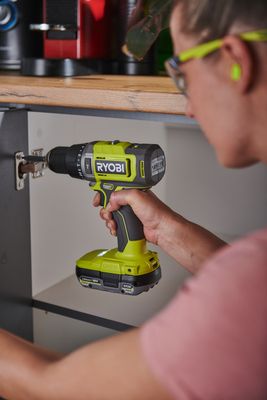 Perceuse-visseuse à percussion Brushless 18V ONE+ avec 2 batteries et 1 chargeur RPD18C-242S RYOBI