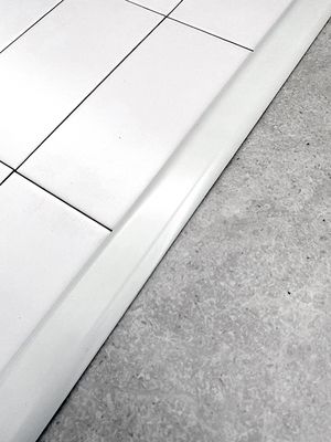 Barre de seuil universelle blanc 3,7 x 83 cm GERFLOR