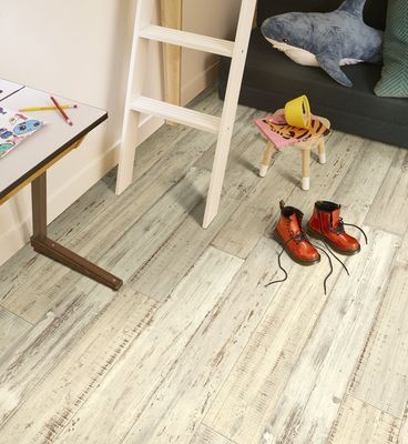 Sol PVC Feelings Driftwood imitation bois vieilli en rouleau de 4 m vendu au m² BEAUFLOR BEAUFLOR