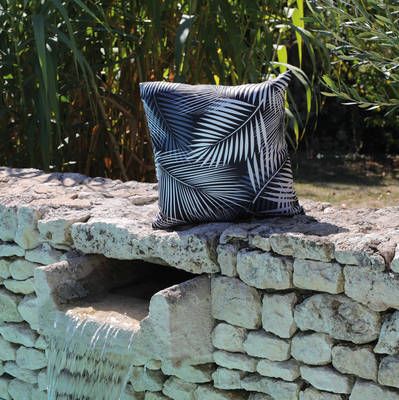 coussins 45x45 cm motif palmier noir PRO LOISIRS