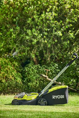 Ensemble tondeuse hybride +coupe bordure 18v RYOBI