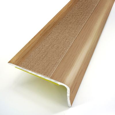 Nez de marche adhésif décor hêtre ép. 36 mm long. 95 cm GERFLOR