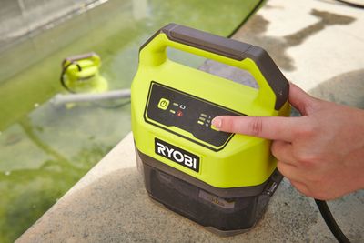 Pompe évacuation 18V RY18SPA sans batterie RYOBI